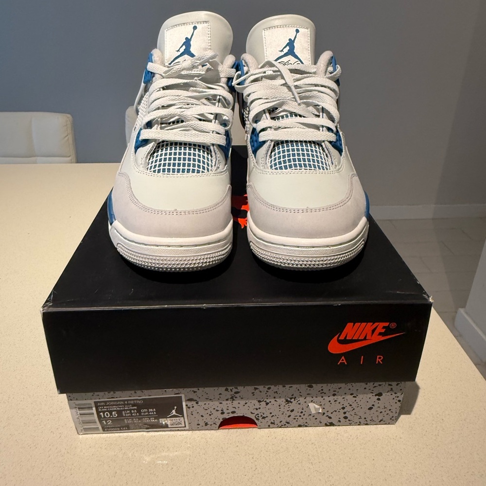 Jordan 4 Retro